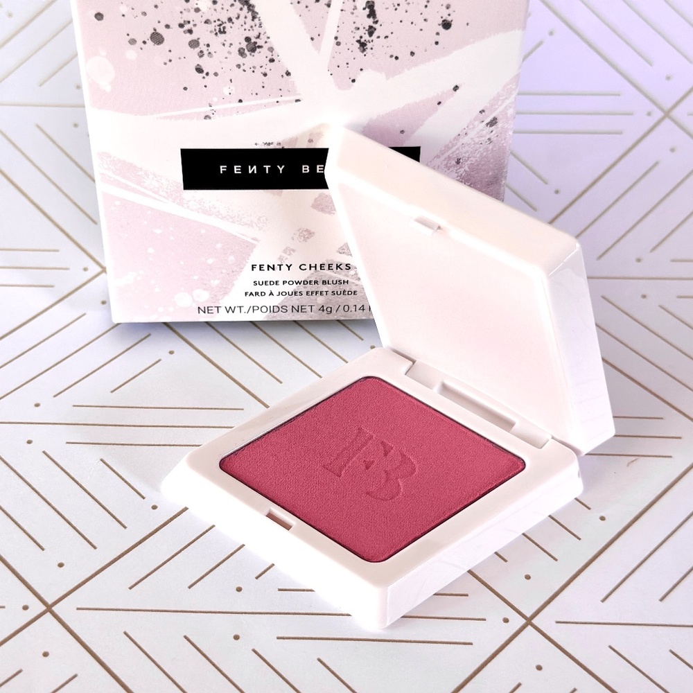 FENTY BEAUTY | Fenty Cheeks Suede Powder Blush in Petal Poppin'